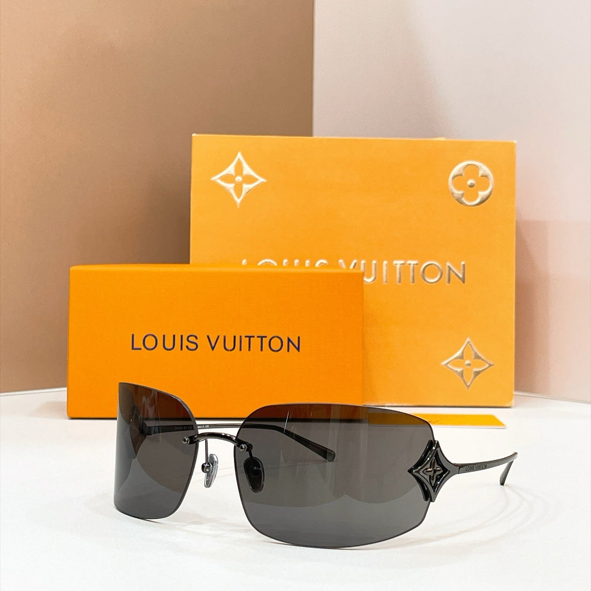Louis Vuitton Sunglasses – Z3457U