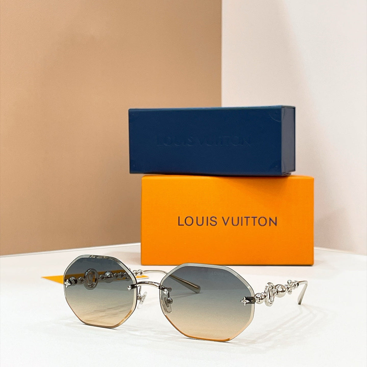 Louis Vuitton Sunglasses – Z7530U