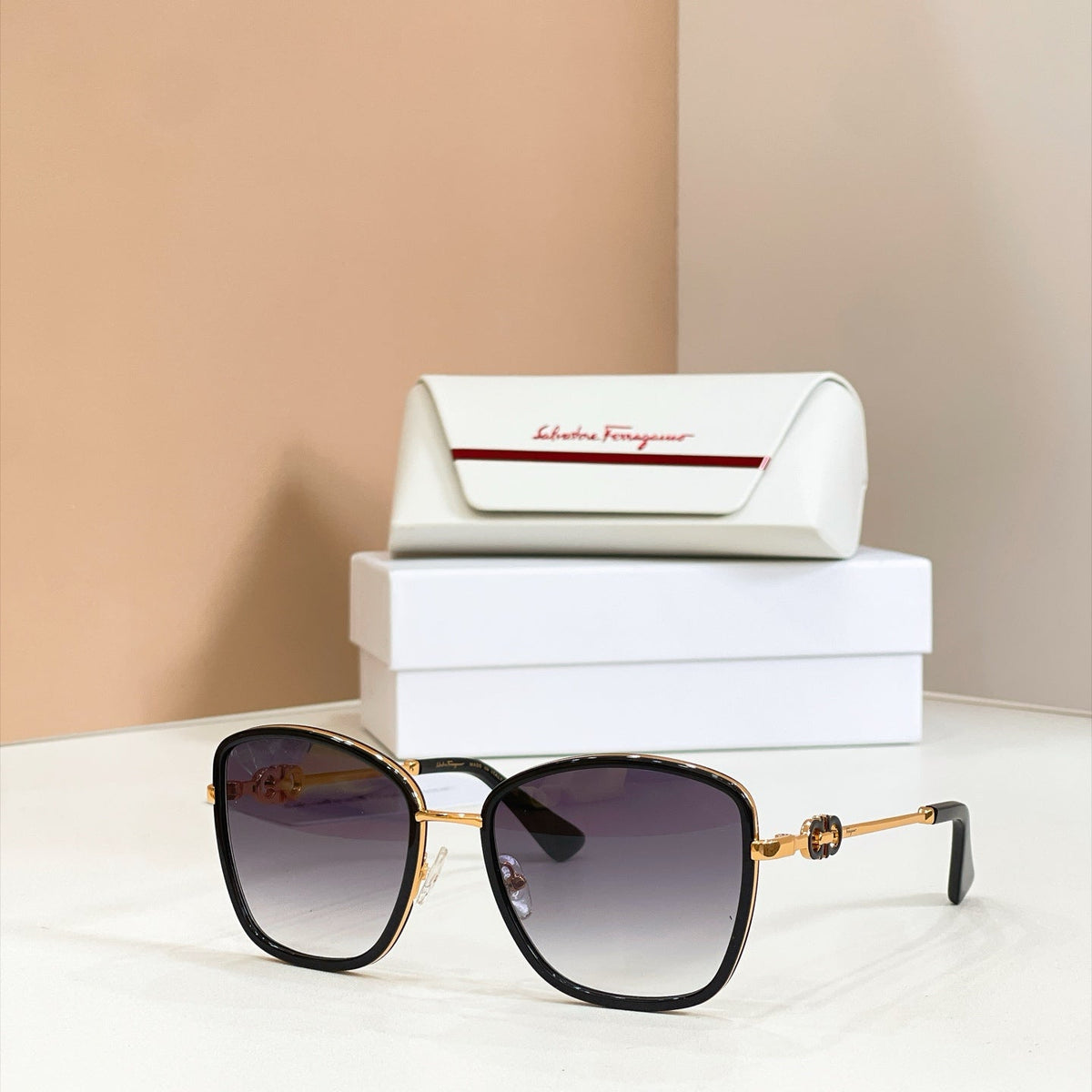 Salvatore Ferragamo Sunglasses – SF1470L