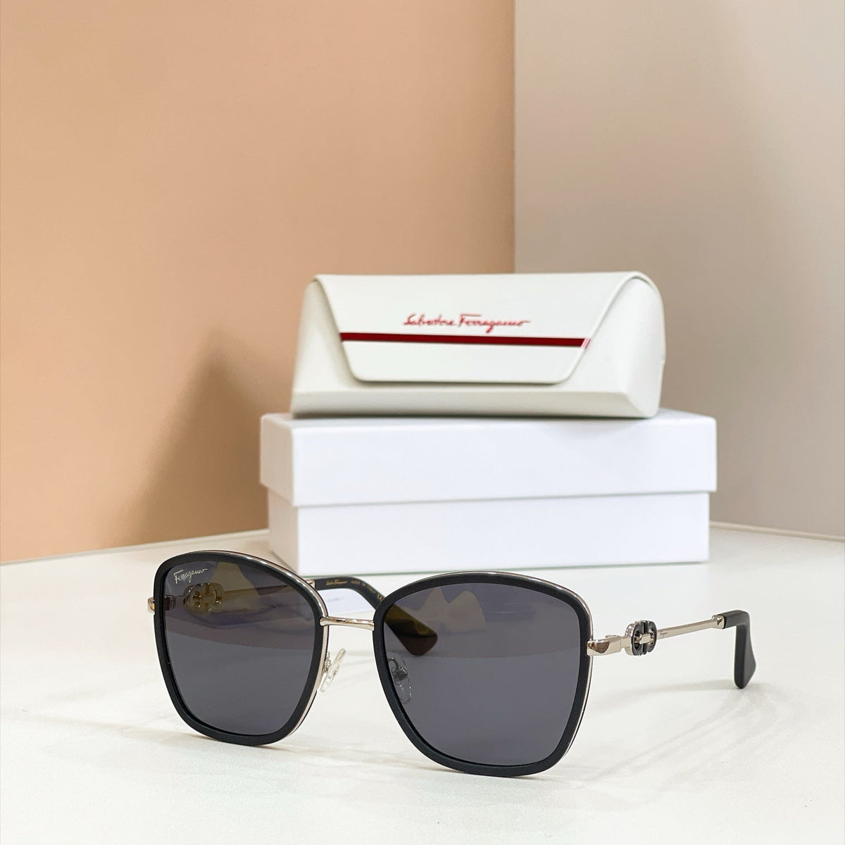 Salvatore Ferragamo Sunglasses – SF1470L