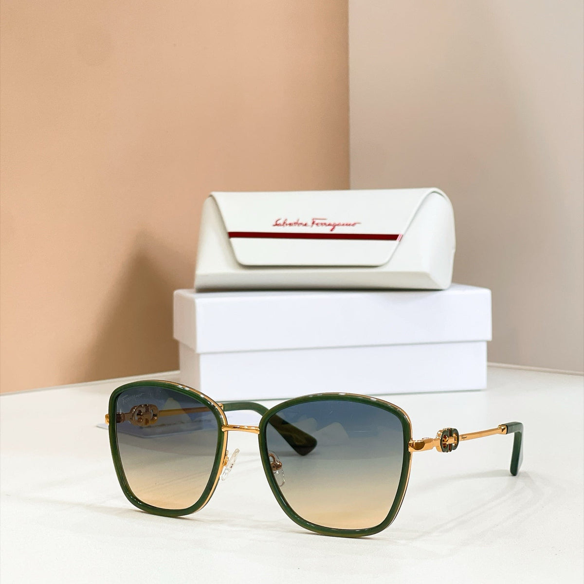 Salvatore Ferragamo Sunglasses – SF1470L